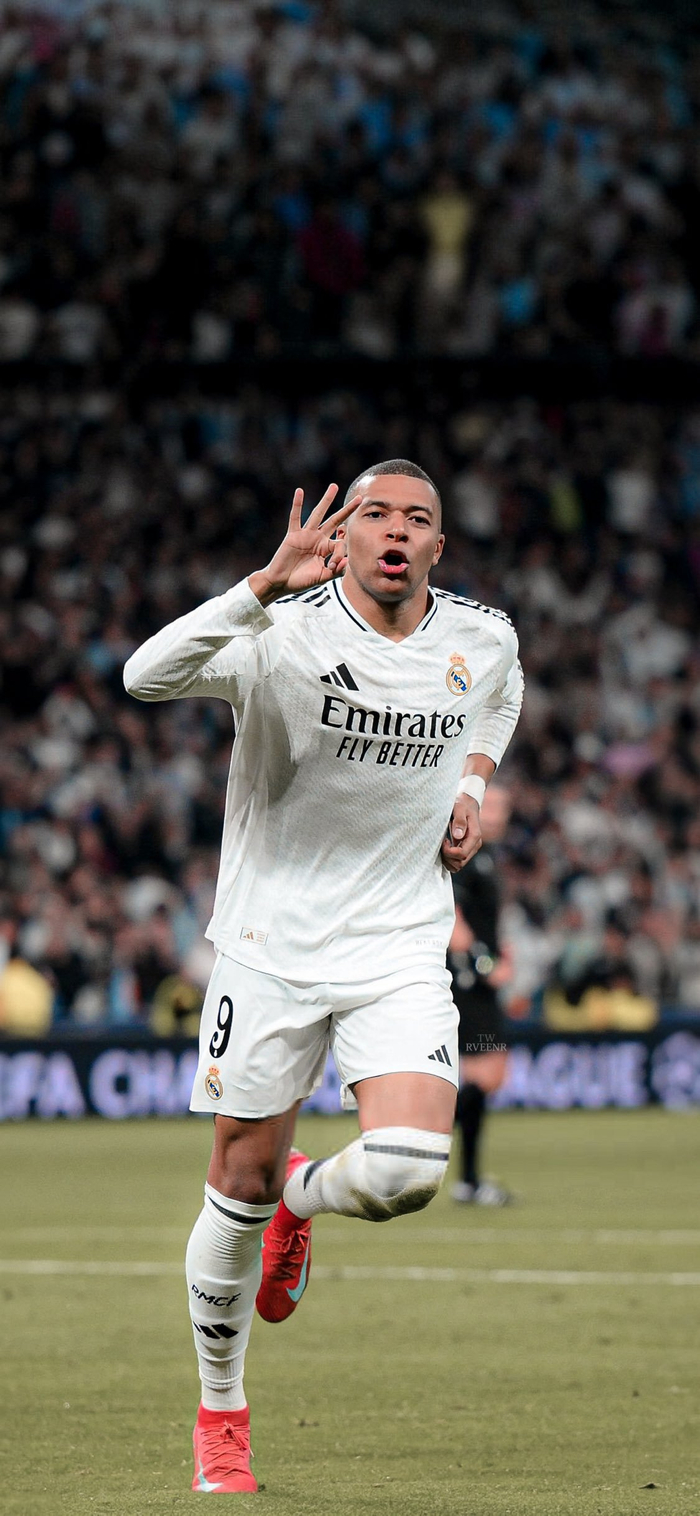 英媒评英超赛季30人：哈兰德居首赖斯第2，曼联仅B费上榜（英媒评选英超赛季30强：哈兰德第一、赖斯第二，曼联唯有B费入围）