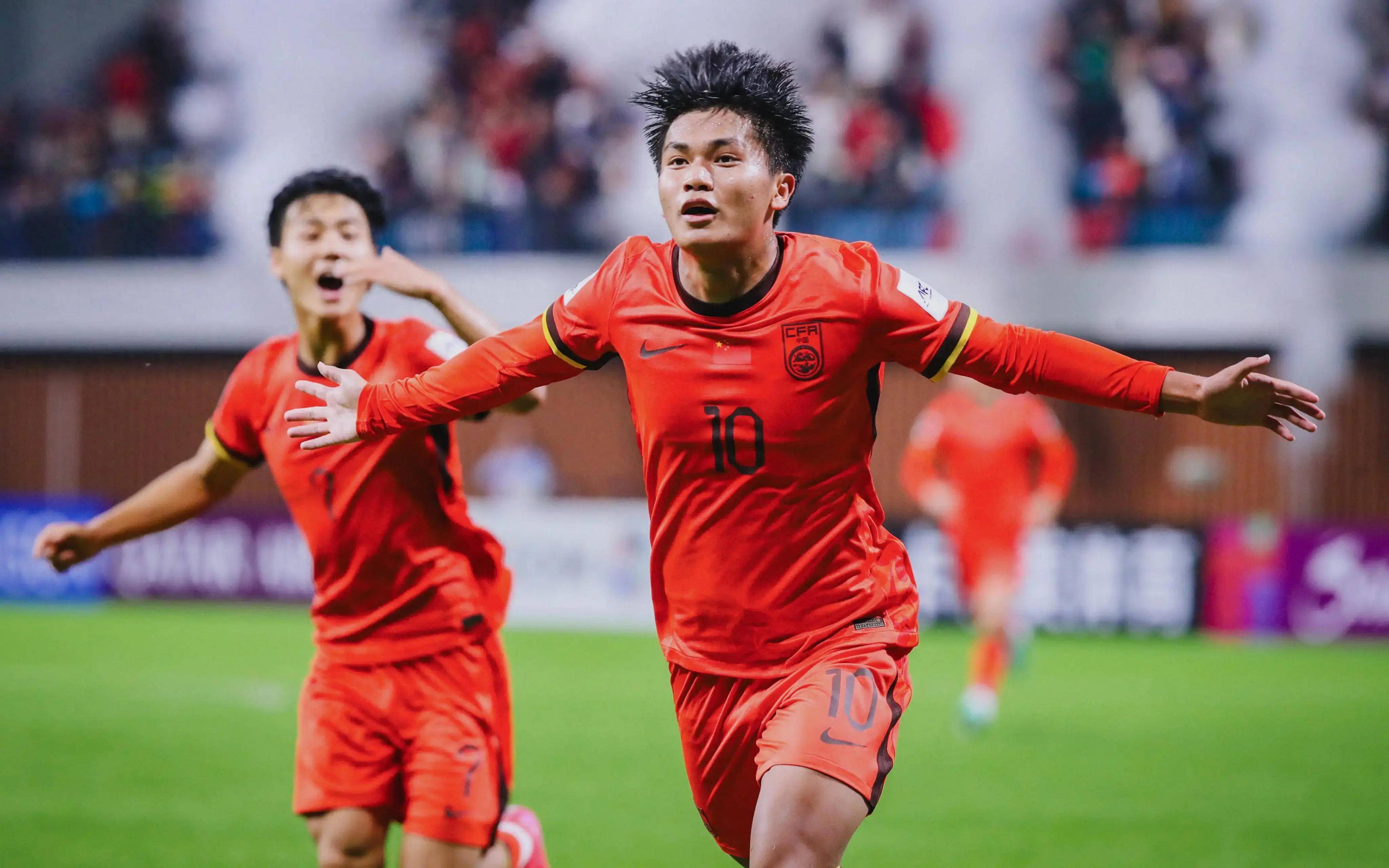 帕尔特伊律师：否认所有指控，配合CPS调查三年，期待最终清白（帕尔特伊律师：坚称无辜，三年配合CPS调查，盼还以清白）