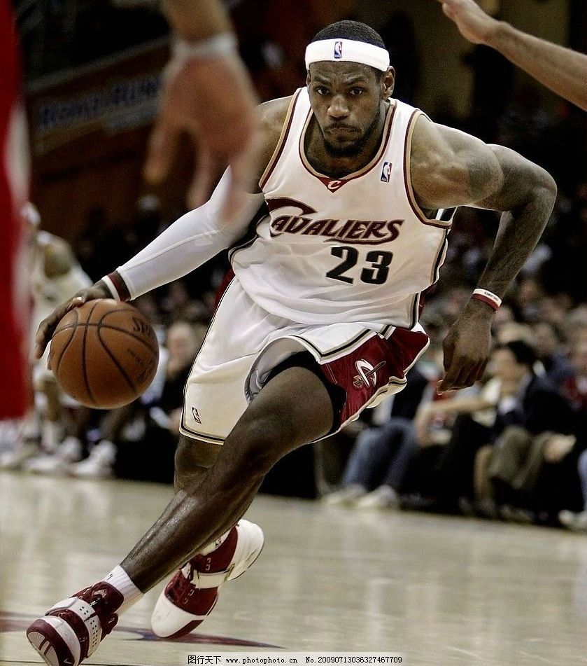 巴萨vs法兰克福首发：亚马尔、莱万出战，拉什福德替补（巴萨对法兰克福首发公布：亚马尔、莱万先发，拉什福德替补）