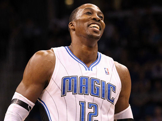 跟队：邓弗里斯很可能缺席米兰德比，奥古斯托做好顶替准备（随队记者：邓弗里斯恐无缘米兰德比，奥古斯托已准备顶替出场）