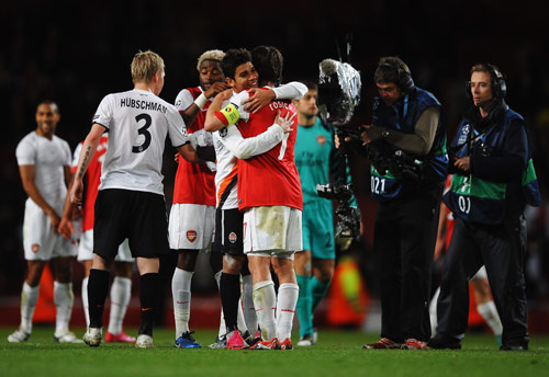 继续推迟！卡莱尔冲千胜里程碑后惨遭5连败（千胜里程碑再度推迟，卡莱尔遭遇五连败）