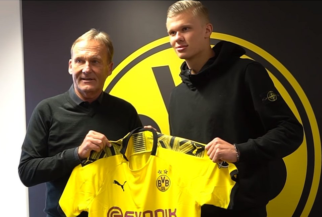 保加利亚传奇佩内夫被紧急送往肿瘤医院治疗，他曾患有睾丸癌（保加利亚名宿佩内夫紧急送至肿瘤医院救治，曾有睾丸癌病史）