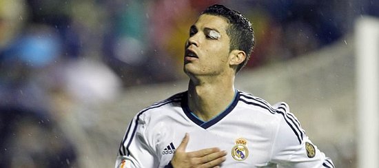 卡洛斯：C罗是所有球员的榜样；相比小罗我更爱去大罗的派对（罗伯托·卡洛斯：C罗堪称球员榜样；比起小罗的，我更愿参加大罗的派对）