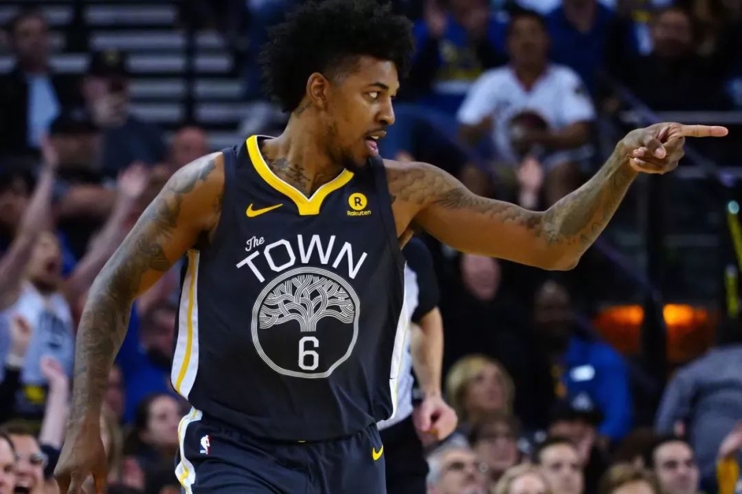 小天畅聊体育：忍无可忍！赛季结束不夺冠即将卷铺盖走人的五位主教练！ 第五位：泰伦（小天聊体育：忍到极限！赛季若无冠这五位主帅恐将下课，第五位——泰伦·卢）