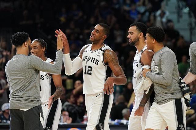 CBA最新消息！北京首钢更换外援，刘炜被喊下课（CBA快讯：北京首钢调整外援，刘炜遭遇下课呼声）