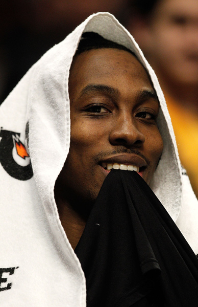 足球意大利名将宣布退役，时代落幕（意大利足坛传奇宣布挂靴，一个时代谢幕）