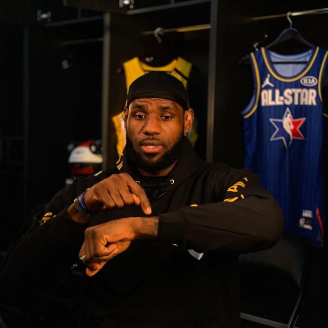 德天空：抗议警方进行裸体搜查，约500名科隆球迷提前离场（德天空：抗议警方脱衣搜查，约500名科隆球迷提前退场）