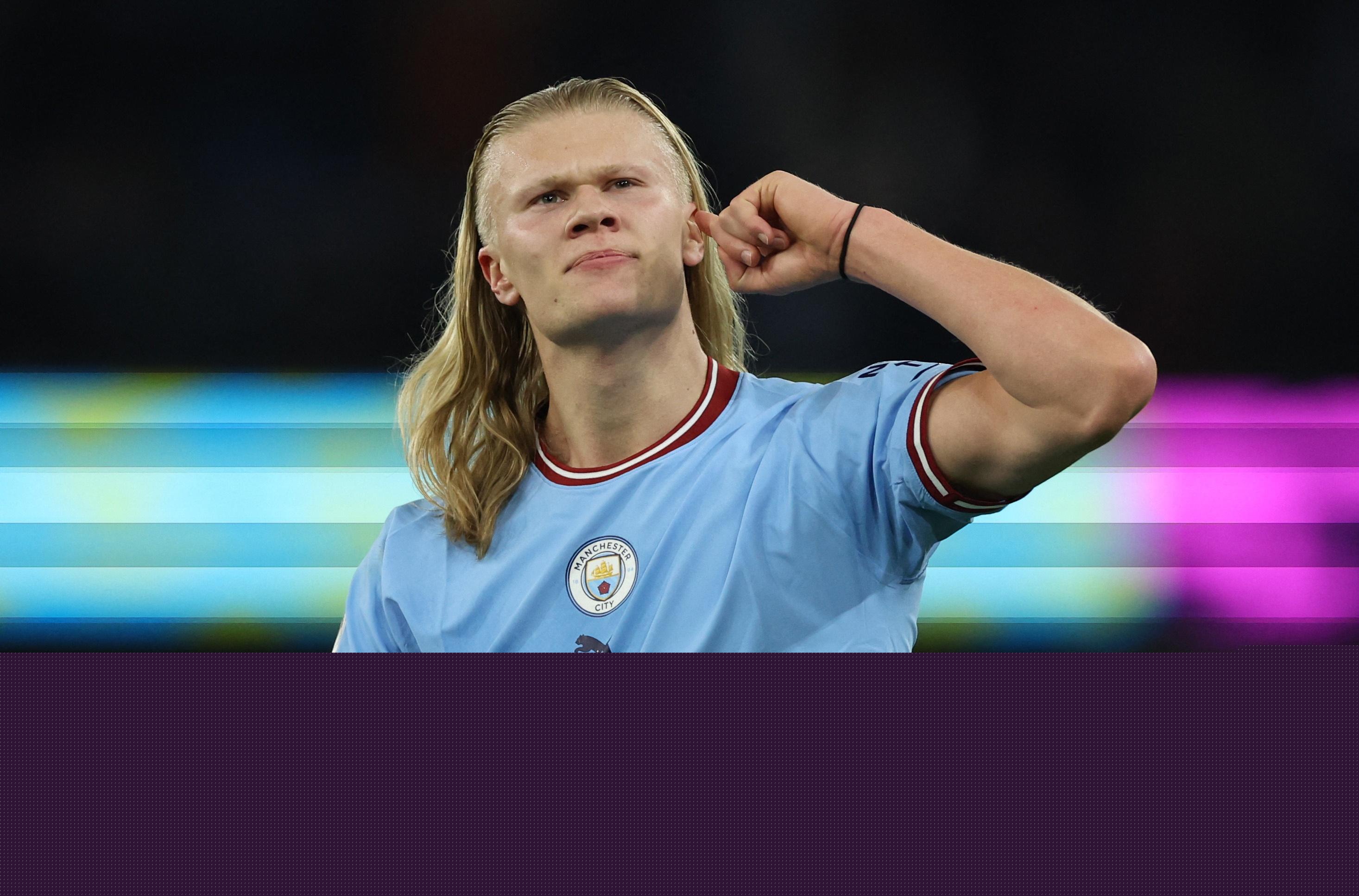 西蒙斯蹬踹范戴克被罚下，上次英超出现荷兰同胞间染红还是01年（西蒙斯踹倒范戴克吃红牌，英超荷兰同胞互染红上次还在2001年）